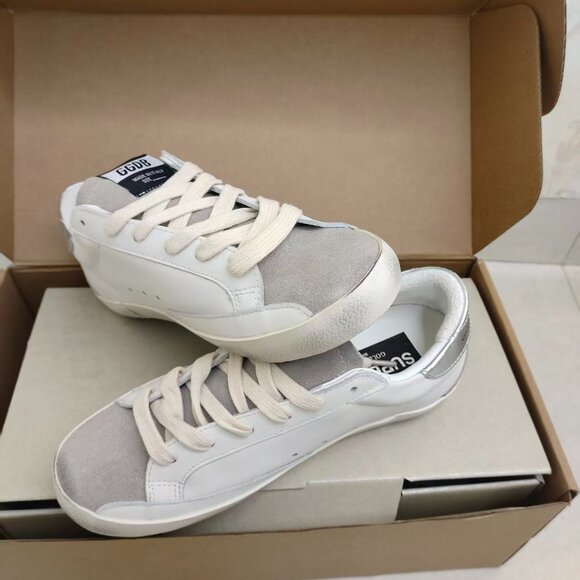 Golden Goose Classic Unisex Sneakers - Picture 4 of 5